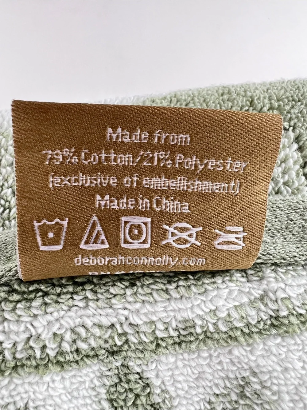 Deborah Connolly Bath Towels Green and White Floral Soft Cotton Blend 2 Pc NEW